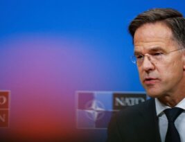 Rutte sukritikavo Lavrovą: „Atrodo, užsienio reikalų ministru jis yra nuo Kristaus gimimo“