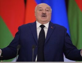 Zelenskis apie Lukašenką: „Gyvena savo pasaulyje, į kurį kartais užsuka Putinas“
