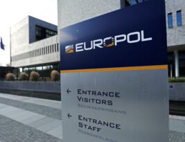 Nyderlandų policija sulaikė du paauglius, įtariamus šnipinėjimu užsienio valstybei