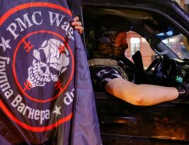 Prie Estijos pastebėtas Rusijos laivas su „Wagner“ vėliava