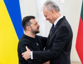 Zelenskis pasiūlė Lietuvai pagalbą dėl Baltarusijos vykdomų hibridinių atakų