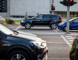 Galingesniems lietuvių automobiliams – naujas mokestis? Štai kam ir kiek tektų mokėti