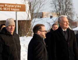 Nausėda pripažįsta neįtikinęs visų Kapčiamiesčio gyventojų: skambėjo skanduotė „Poligonui – ne!“