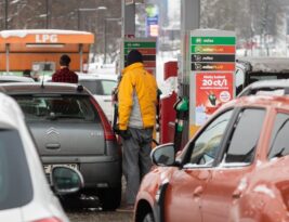 Kasdien brangstančių degalų fone – dar 1 nemaloni žinia vairuotojams